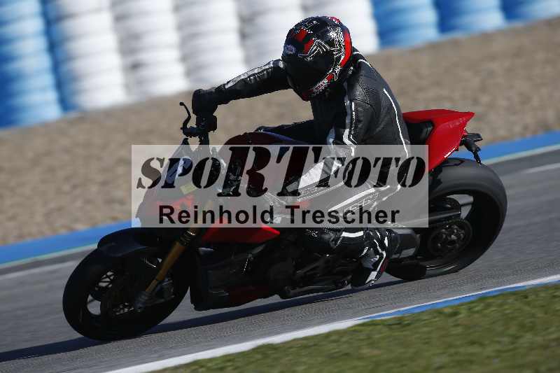 /Archiv-2024/02 29.01.-02.02.2024 Moto Center Thun Jerez/Gruppe gruen-green/6